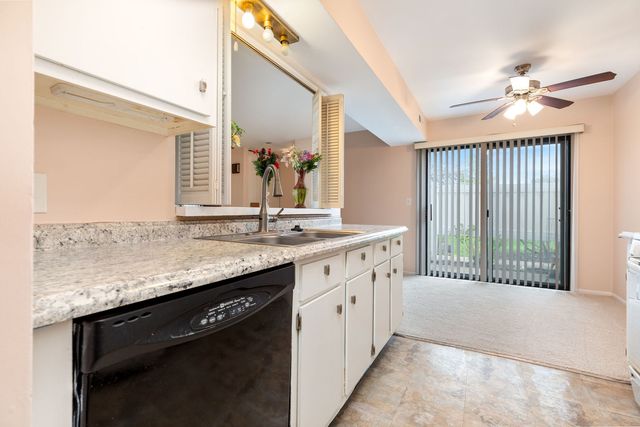 236 N WATERFORD Drive, Schaumburg, IL 60194