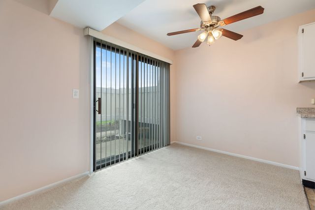 236 N WATERFORD Drive, Schaumburg, IL 60194