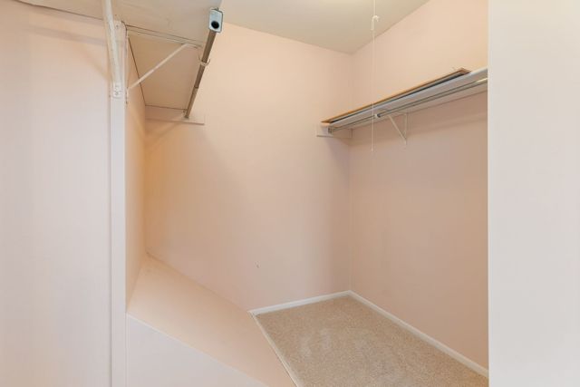 236 N WATERFORD Drive, Schaumburg, IL 60194