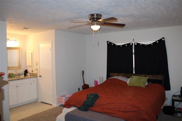 819 Walbrook Drive, Houston, TX 77062