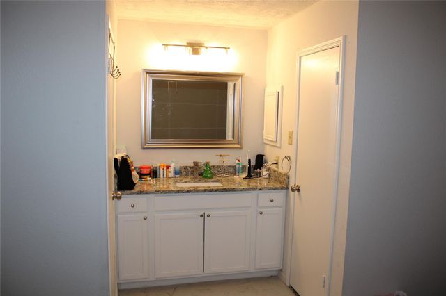 819 Walbrook Drive, Houston, TX 77062