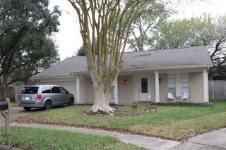 819 Walbrook Drive, Houston, TX 77062