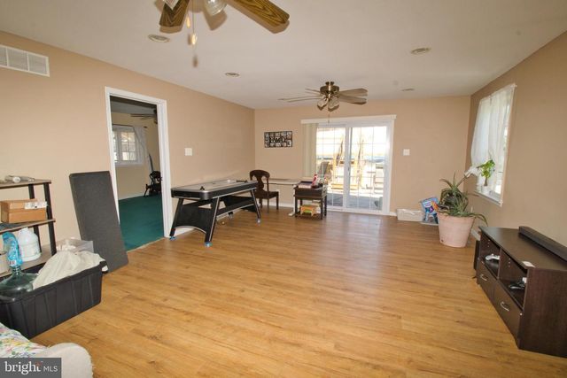 705 OVERLOOK DR, Warminster, PA 18974