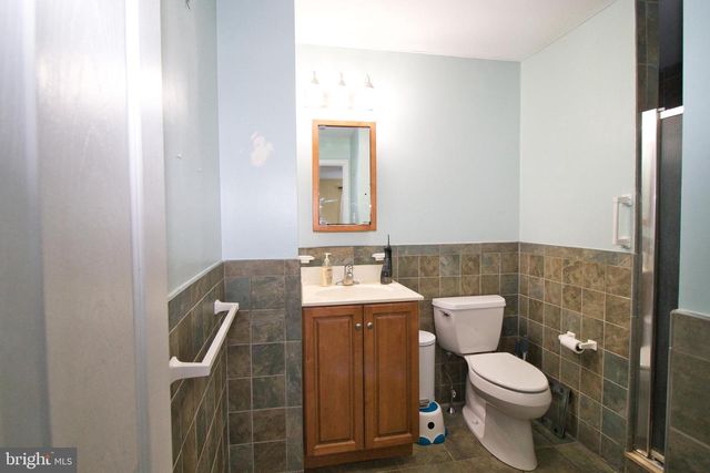 705 OVERLOOK DR, Warminster, PA 18974