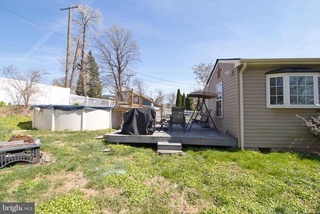 705 OVERLOOK DR, Warminster, PA 18974