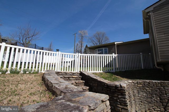 705 OVERLOOK DR, Warminster, PA 18974