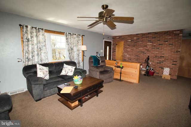 705 OVERLOOK DR, Warminster, PA 18974