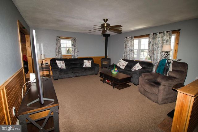 705 OVERLOOK DR, Warminster, PA 18974