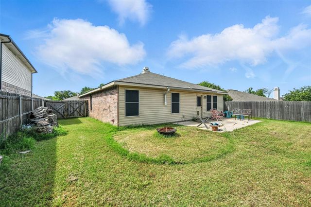 1217 Golden Sand Drive, Denton, TX 76210