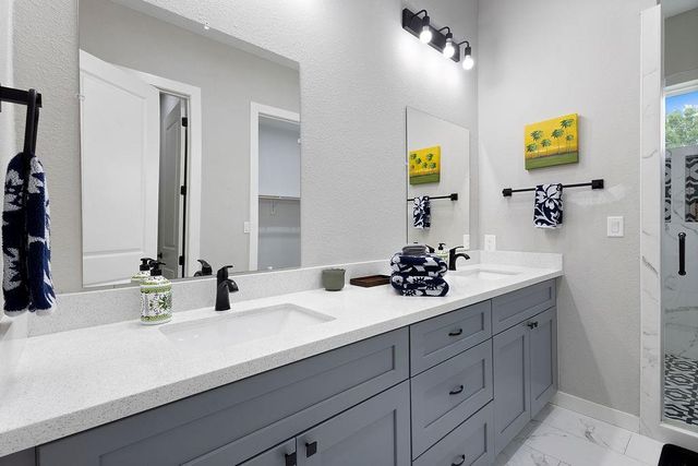 2113 Knollwood Street, Kemah, TX 77565