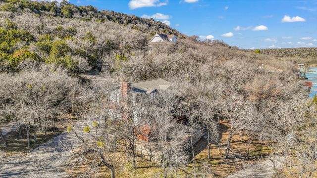 2416 S Lakeview Drive, Gordon, TX 76453