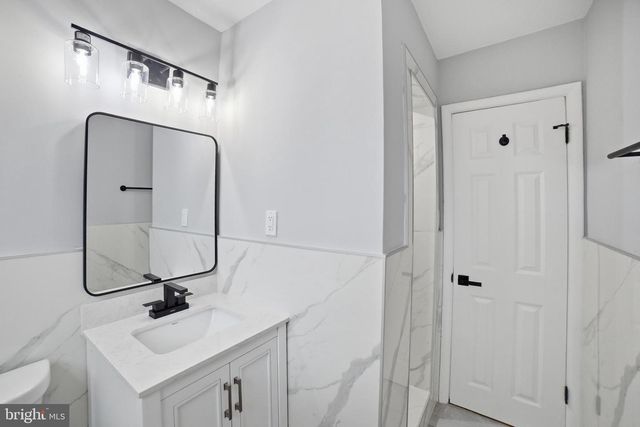 5001 BARTO AVE, Suitland, MD 20746