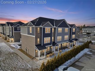 5904 Square Lake Court, Troy, MI 48085