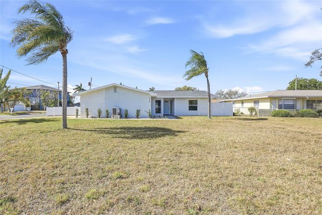 5708 BAYSHORE DRIVE, Seminole, FL 33772