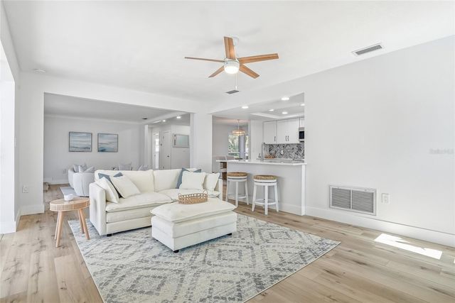 5708 BAYSHORE DRIVE, Seminole, FL 33772