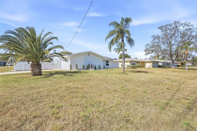 5708 BAYSHORE DRIVE, Seminole, FL 33772