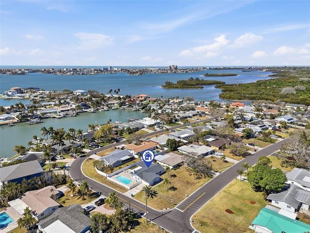 5708 BAYSHORE DRIVE, Seminole, FL 33772