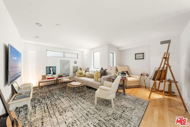 852 10th Street 4, Santa Monica, CA 90403