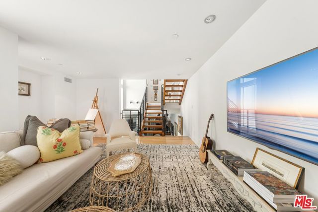 852 10th Street 4, Santa Monica, CA 90403