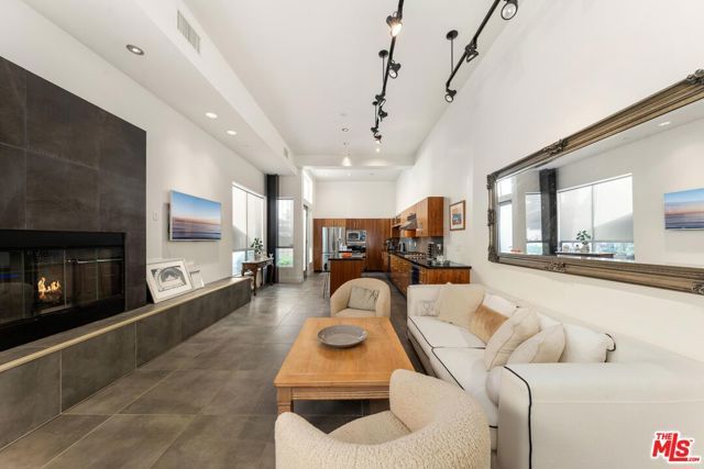 852 10th Street 4, Santa Monica, CA 90403