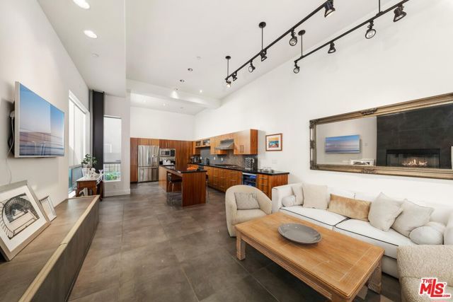 852 10th Street 4, Santa Monica, CA 90403