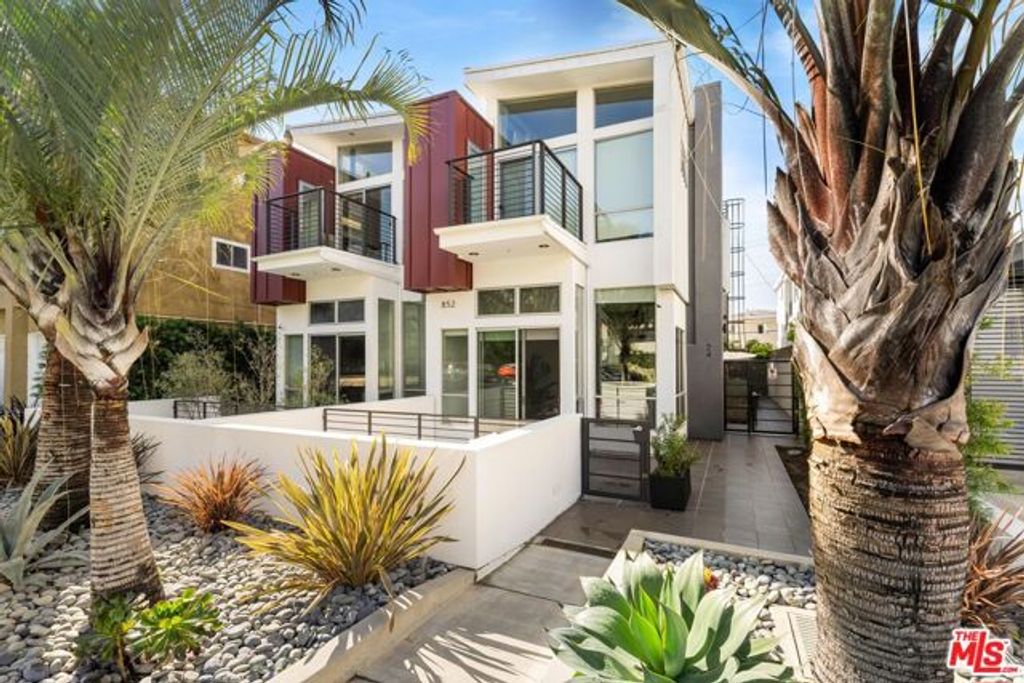 852 10th Street 4, Santa Monica, CA 90403