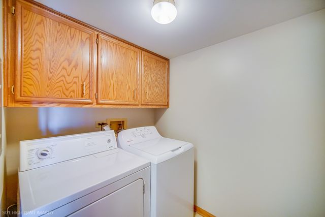 4933 E Circle Drive 107, Crestwood, IL 60418