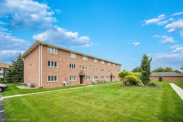4933 E Circle Drive 107, Crestwood, IL 60418