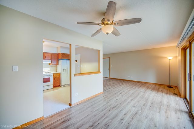 4933 E Circle Drive 107, Crestwood, IL 60418