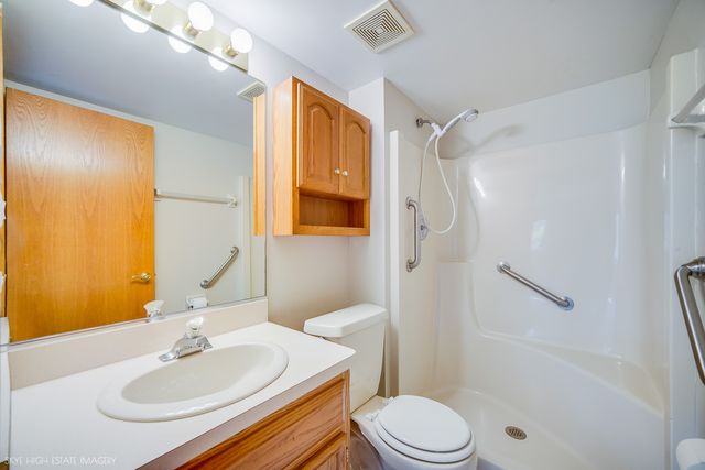 4933 E Circle Drive 107, Crestwood, IL 60418