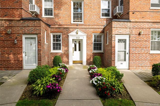 110 South Village Avenue 1A, Rockville Centre, NY 11570