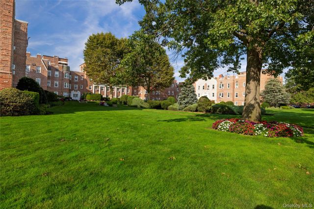 110 South Village Avenue 1A, Rockville Centre, NY 11570