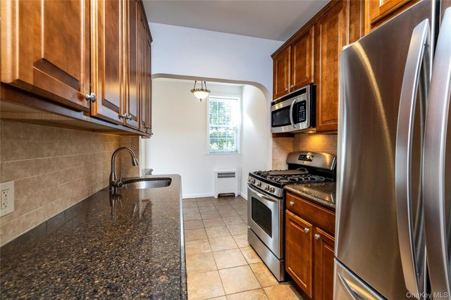 110 South Village Avenue 1A, Rockville Centre, NY 11570