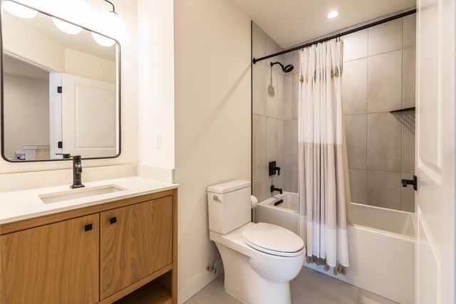 2292 Greenway Trail, Ann Arbor, MI 48104