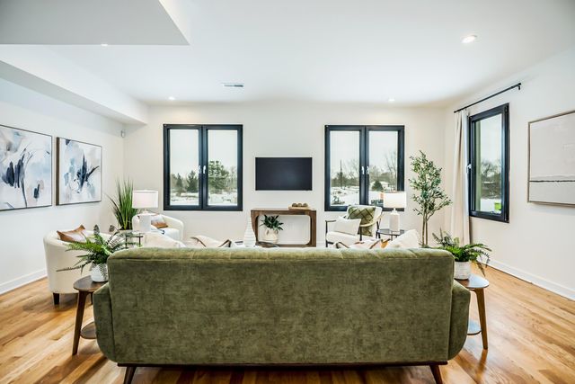 2292 Greenway Trail, Ann Arbor, MI 48104