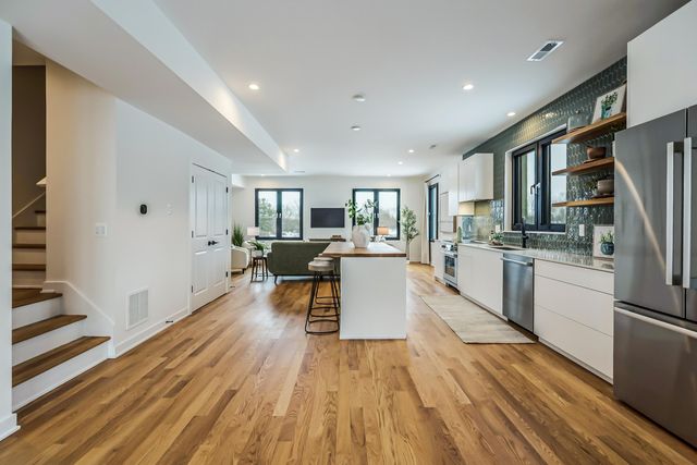 2292 Greenway Trail, Ann Arbor, MI 48104