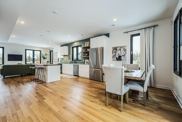 2292 Greenway Trail, Ann Arbor, MI 48104