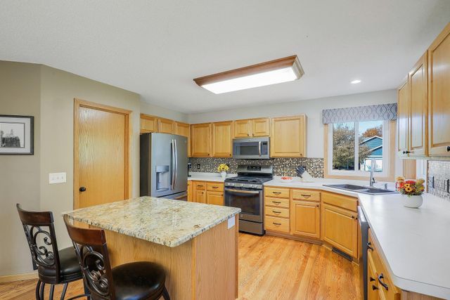 9736 Evergreen Avenue N, Brooklyn Park, MN 55443