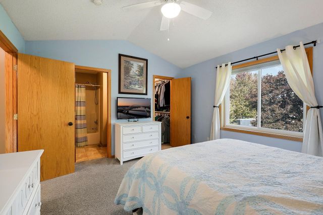 9736 Evergreen Avenue N, Brooklyn Park, MN 55443