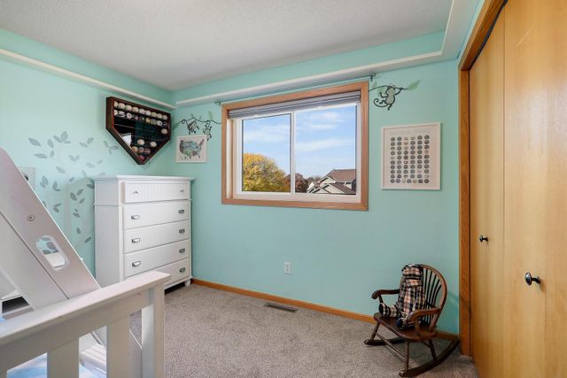 9736 Evergreen Avenue N, Brooklyn Park, MN 55443