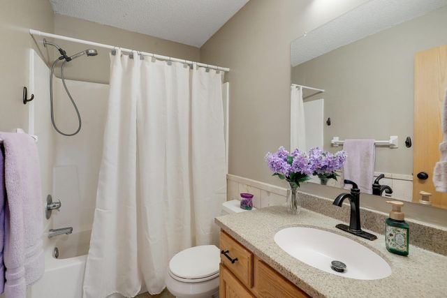 9736 Evergreen Avenue N, Brooklyn Park, MN 55443