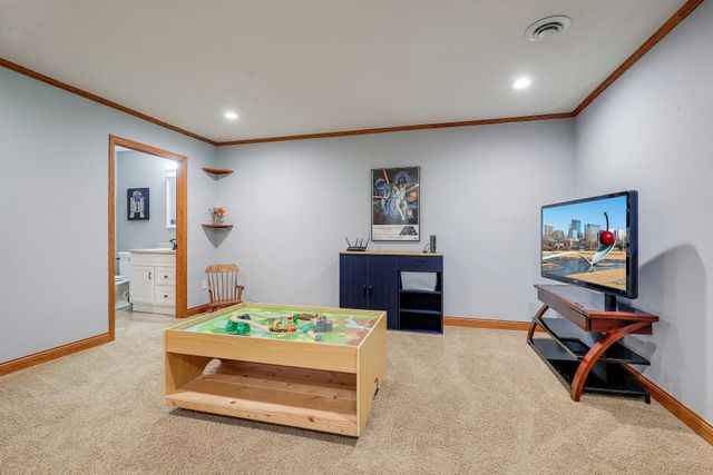 9736 Evergreen Avenue N, Brooklyn Park, MN 55443