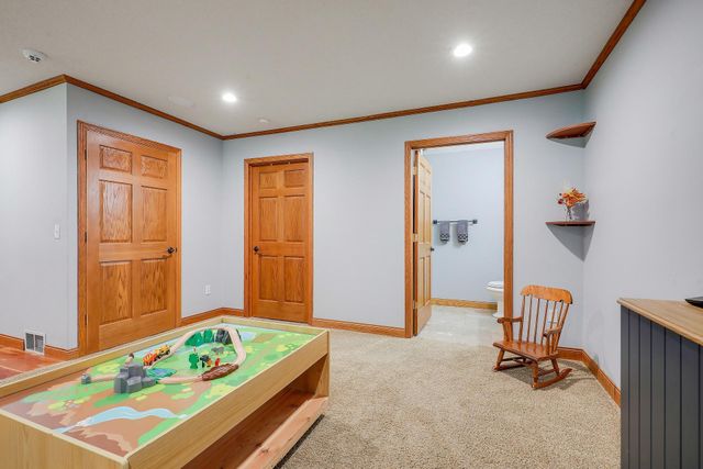 9736 Evergreen Avenue N, Brooklyn Park, MN 55443
