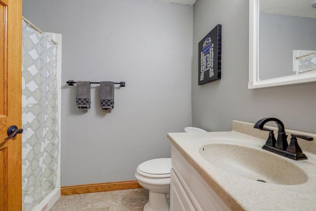 9736 Evergreen Avenue N, Brooklyn Park, MN 55443