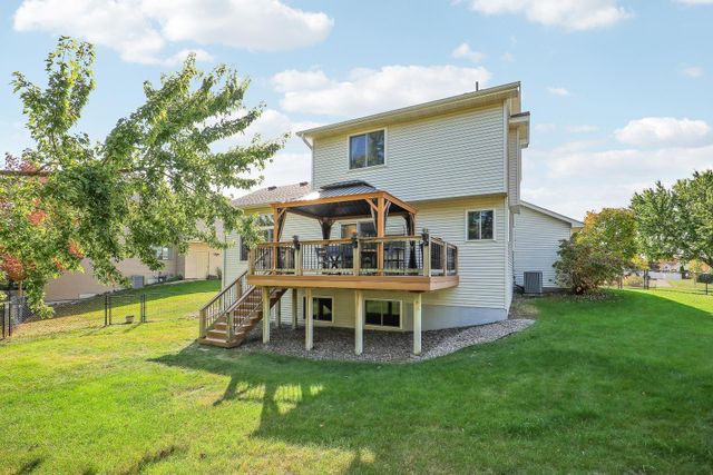 9736 Evergreen Avenue N, Brooklyn Park, MN 55443