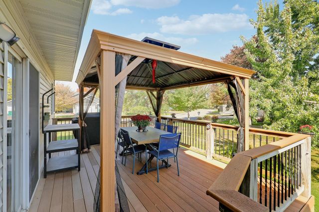 9736 Evergreen Avenue N, Brooklyn Park, MN 55443