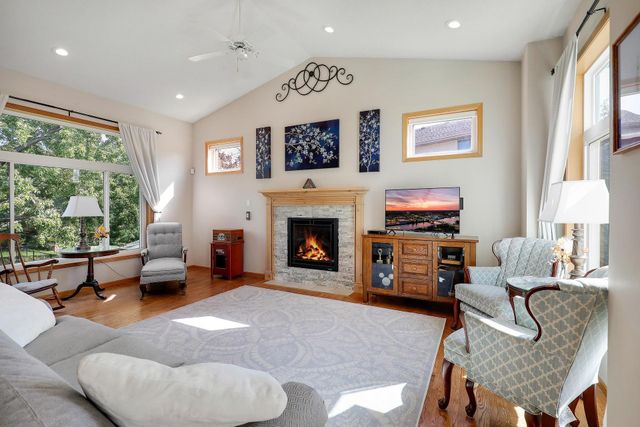 9736 Evergreen Avenue N, Brooklyn Park, MN 55443