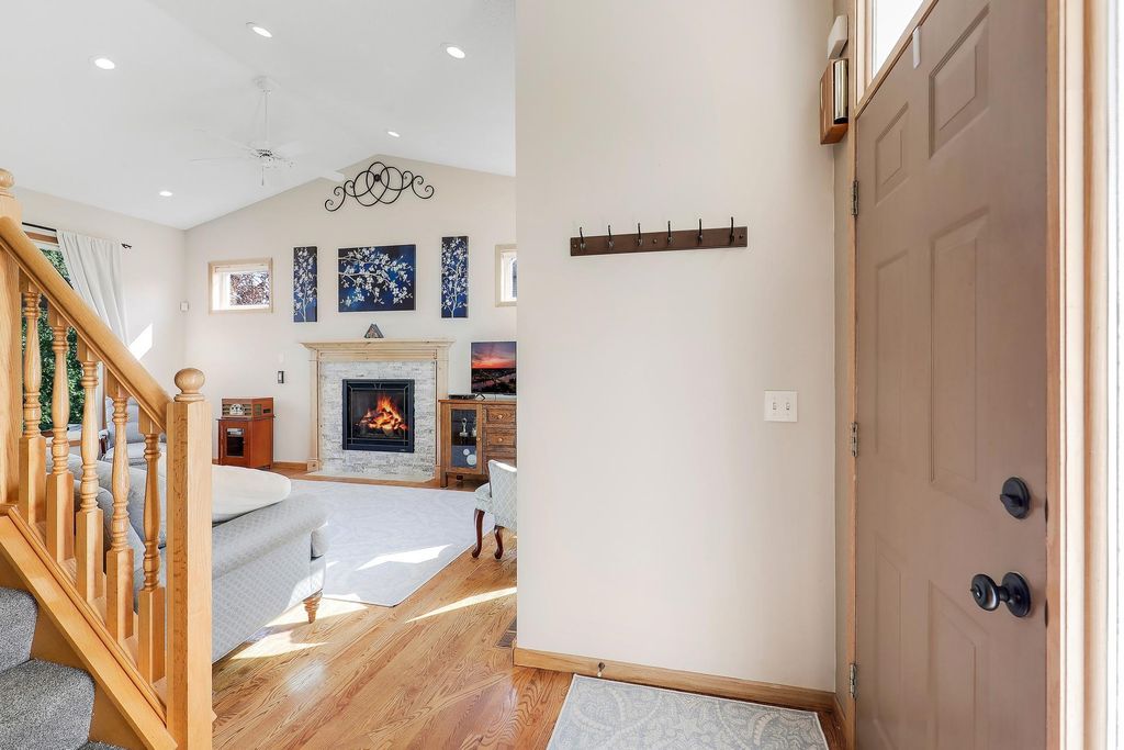 9736 Evergreen Avenue N, Brooklyn Park, MN 55443 — photo 4