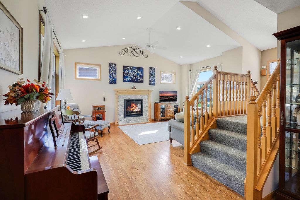 9736 Evergreen Avenue N, Brooklyn Park, MN 55443 — photo 5