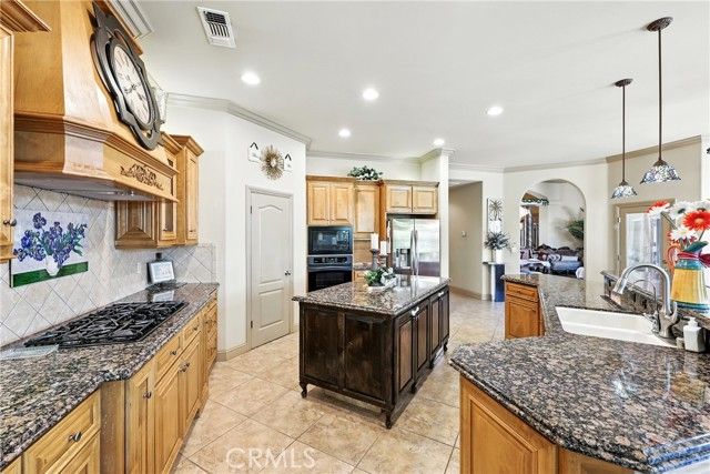 13204 Michaelangelo Drive, Bakersfield, CA 93314